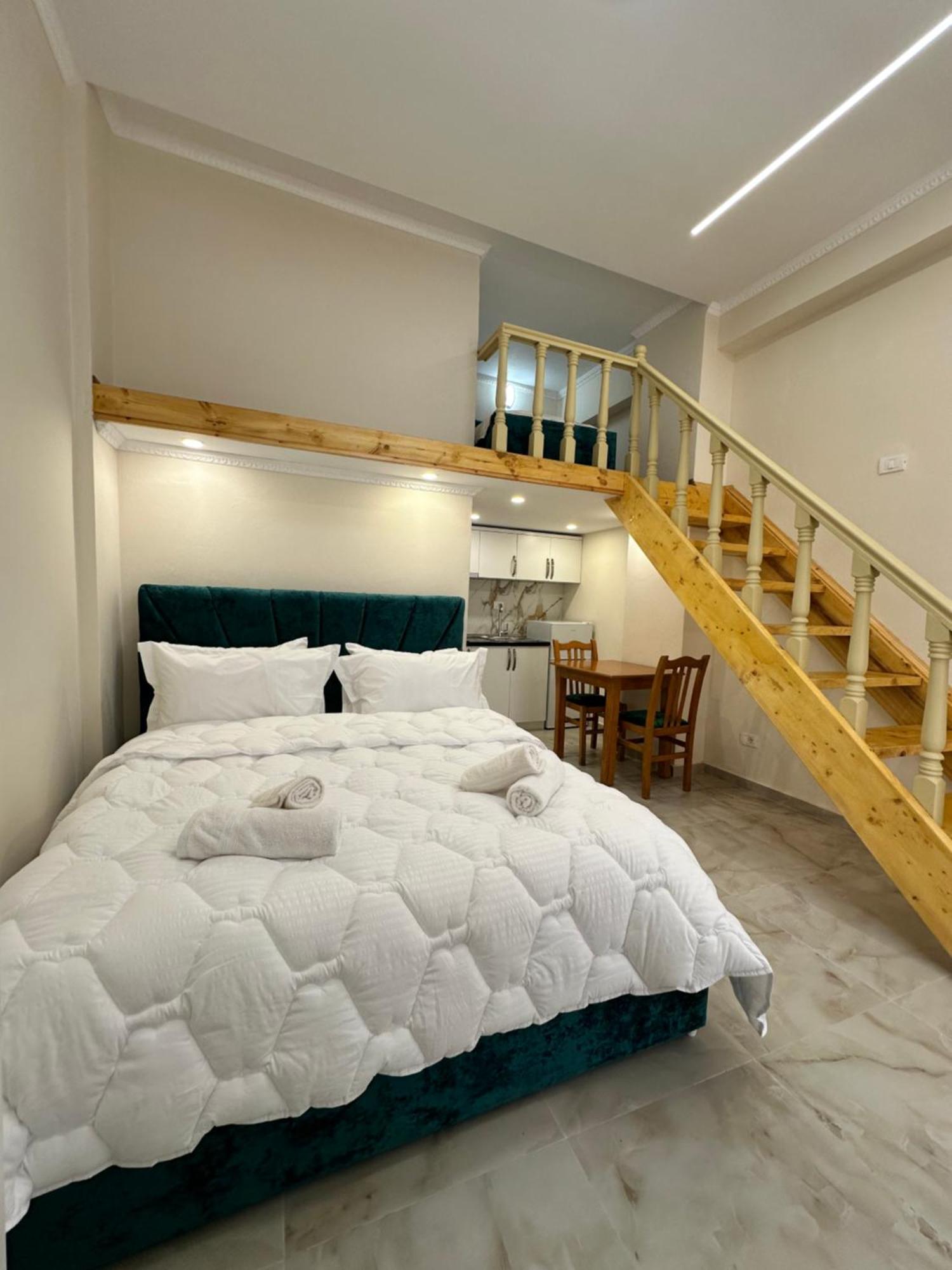 Troy Aparthotel Драч Екстериор снимка