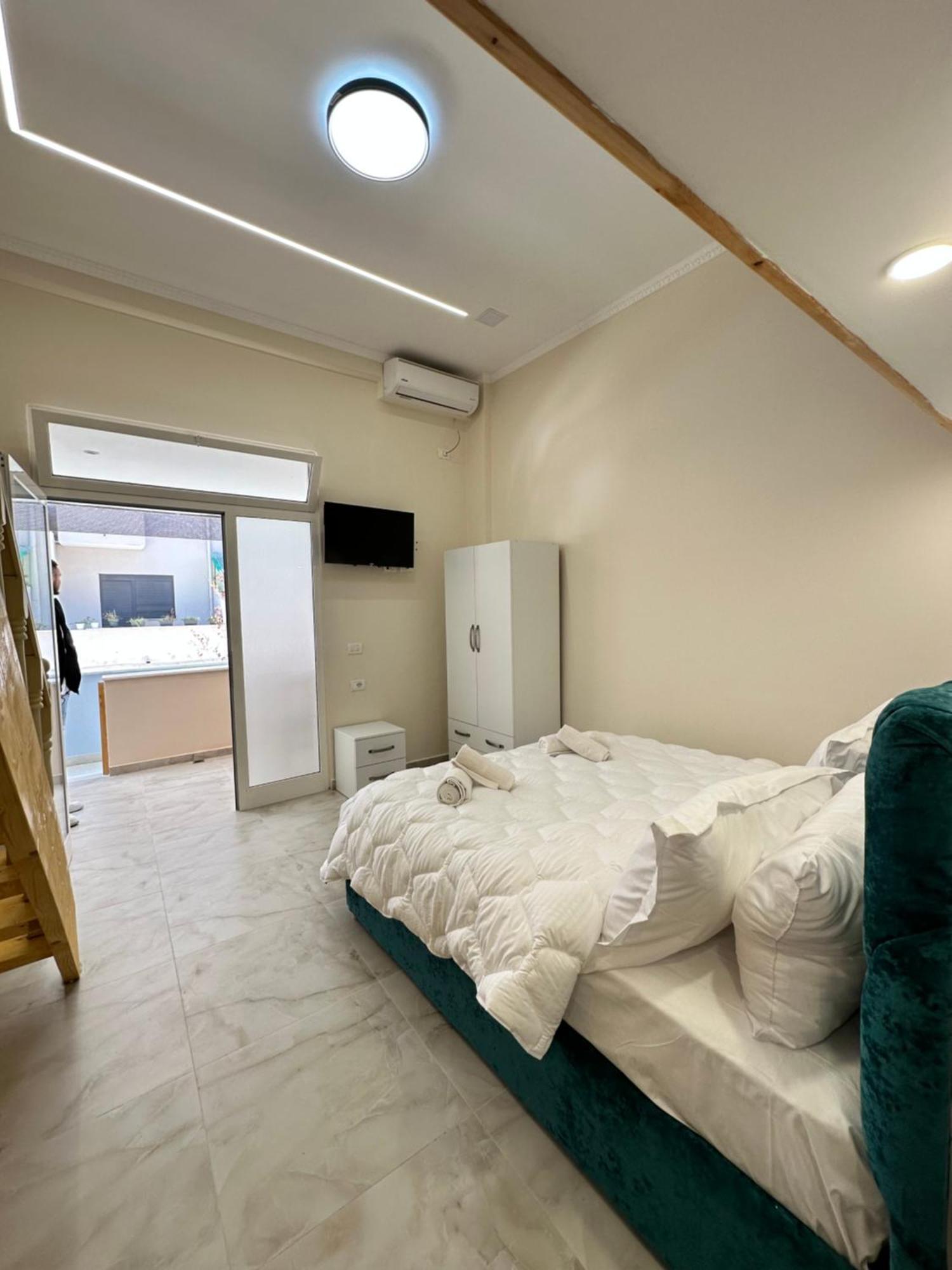 Troy Aparthotel Драч Екстериор снимка