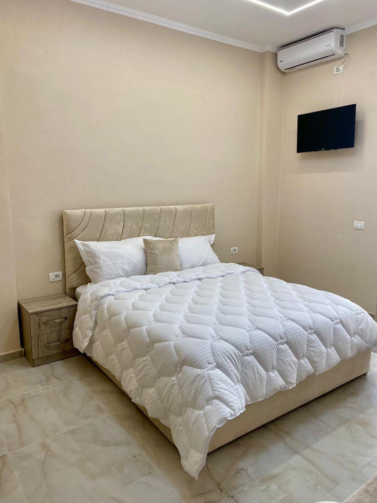 Troy Aparthotel Драч Екстериор снимка