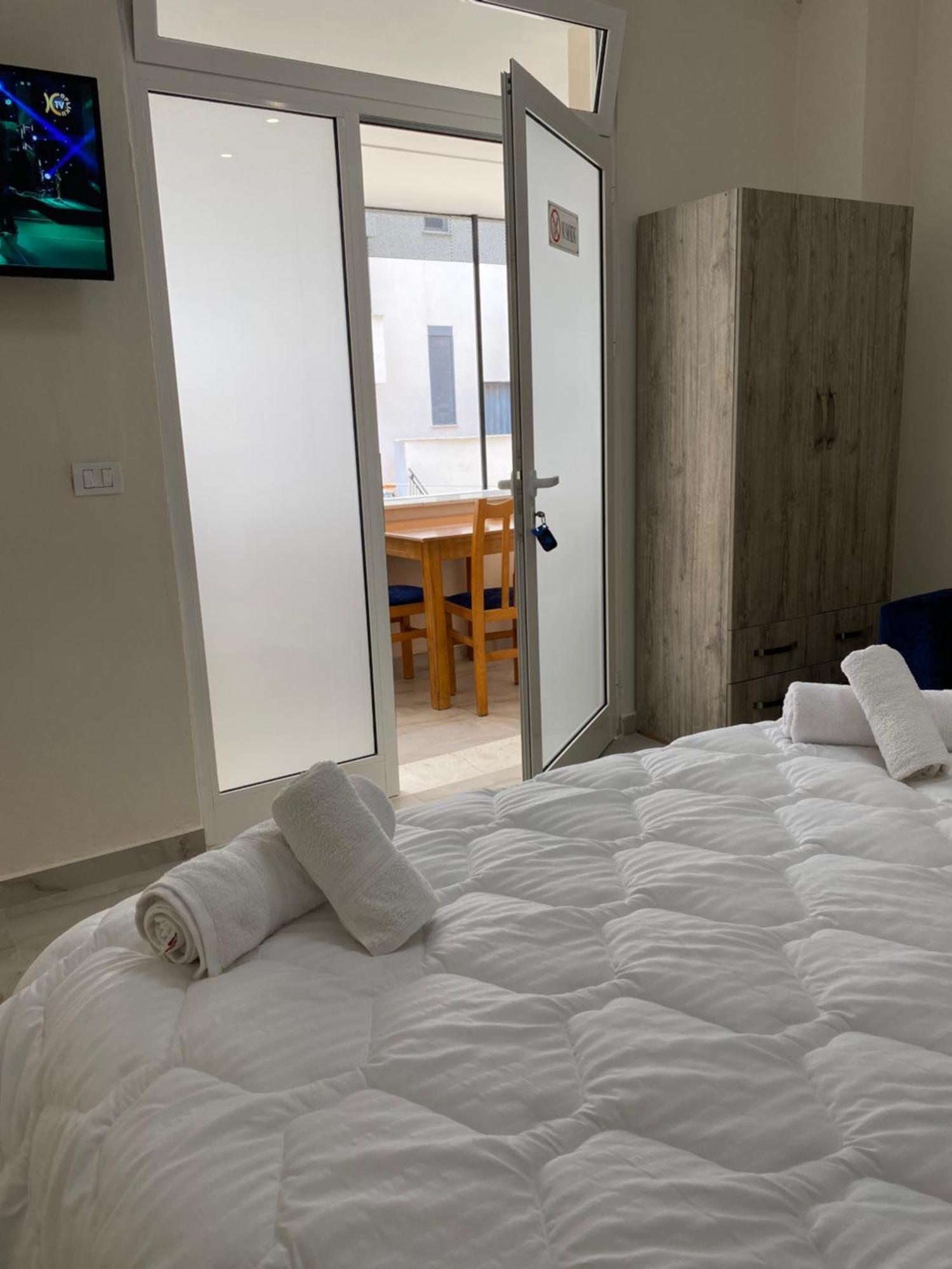 Troy Aparthotel Драч Екстериор снимка