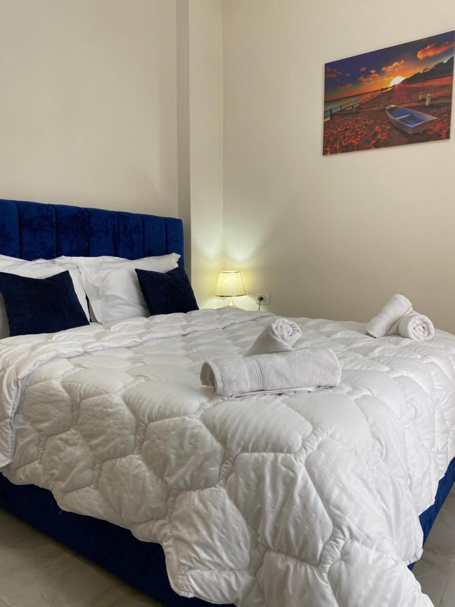 Troy Aparthotel Драч Екстериор снимка