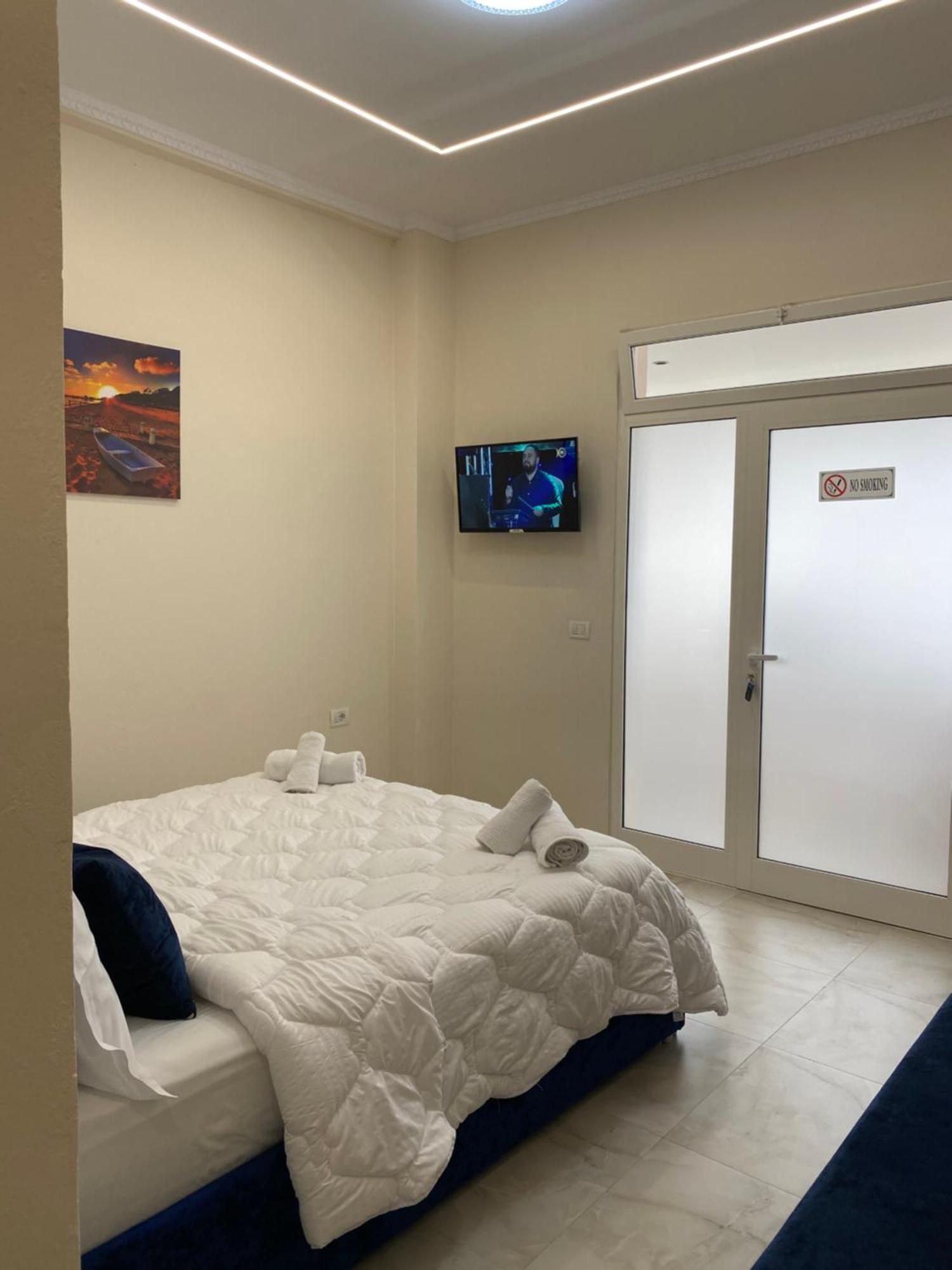 Troy Aparthotel Драч Екстериор снимка