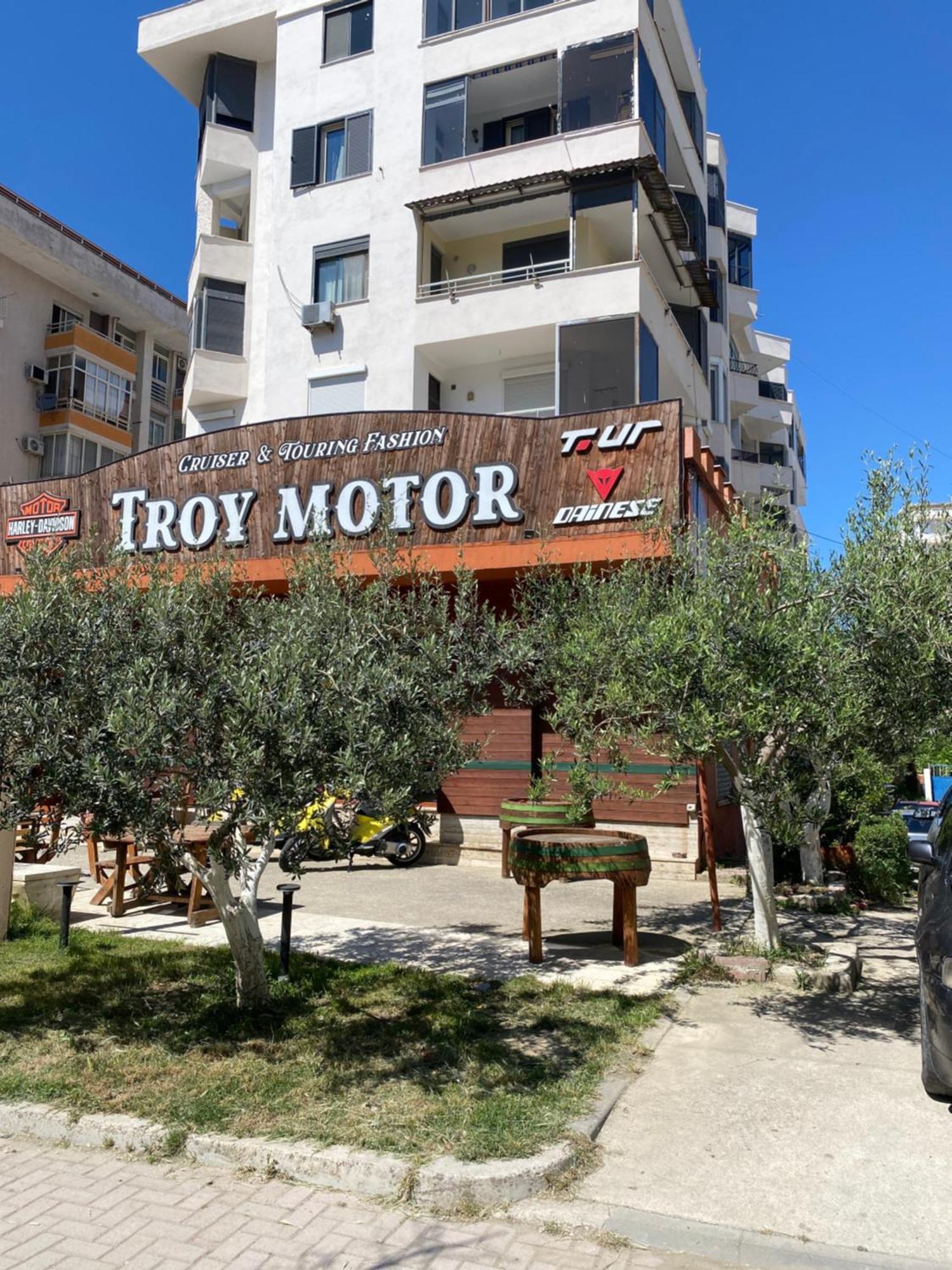 Troy Aparthotel Драч Екстериор снимка